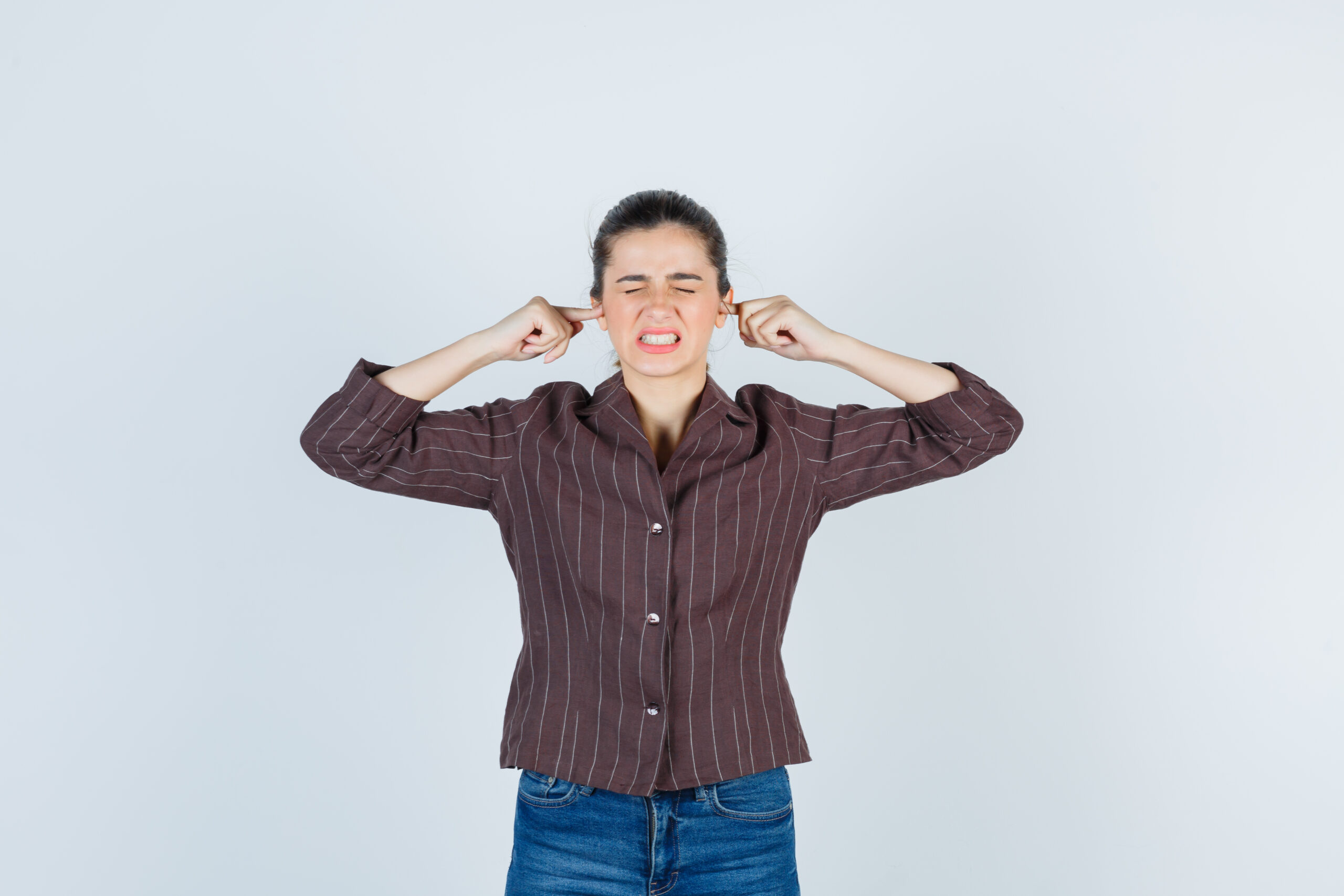 Do You Have a Crackling Sound in Your Ear? 5 Possible Causes